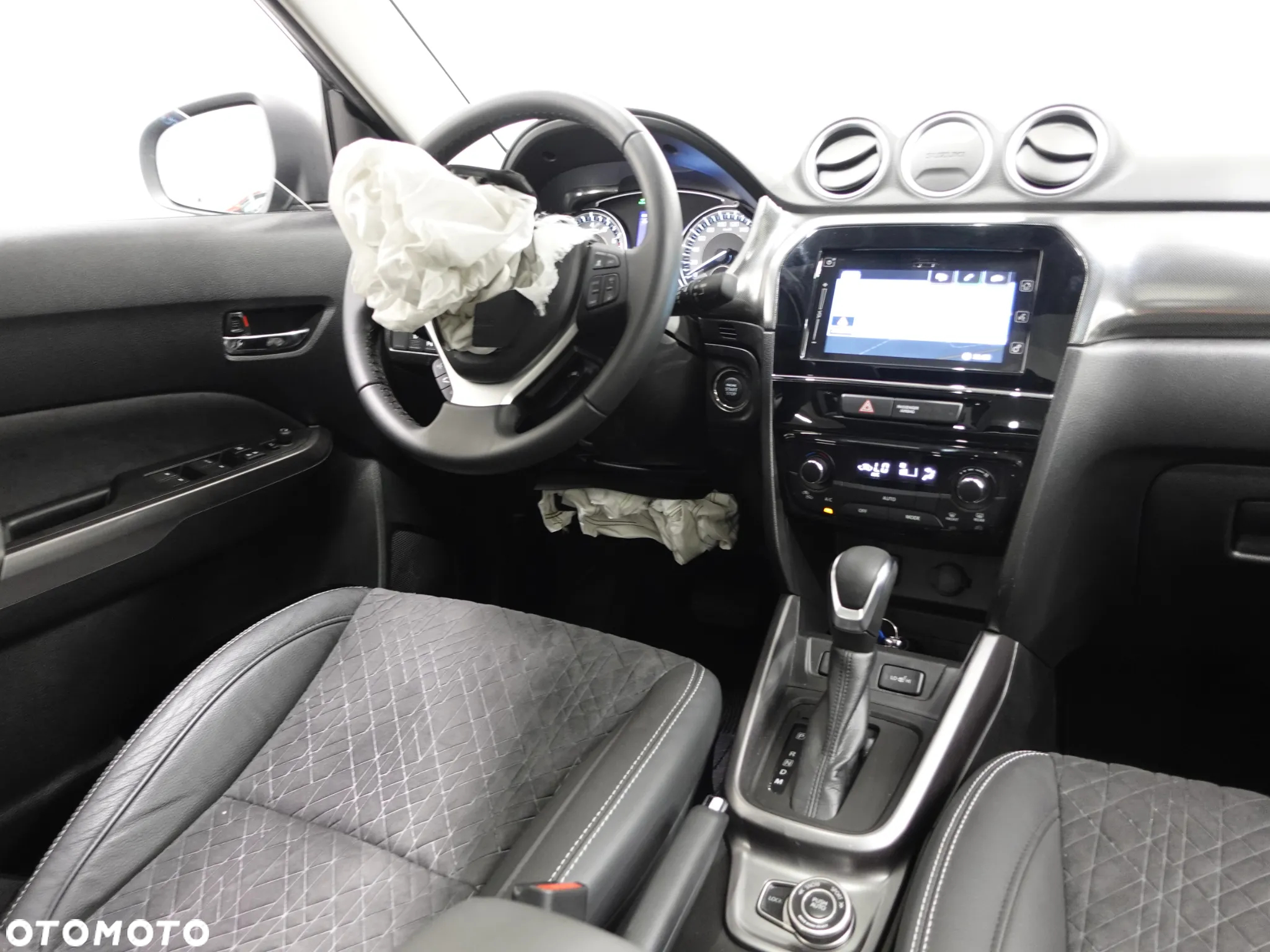 Suzuki Vitara 1.5 DualJet Hybrid Premium Plus 4WD AGS - 30