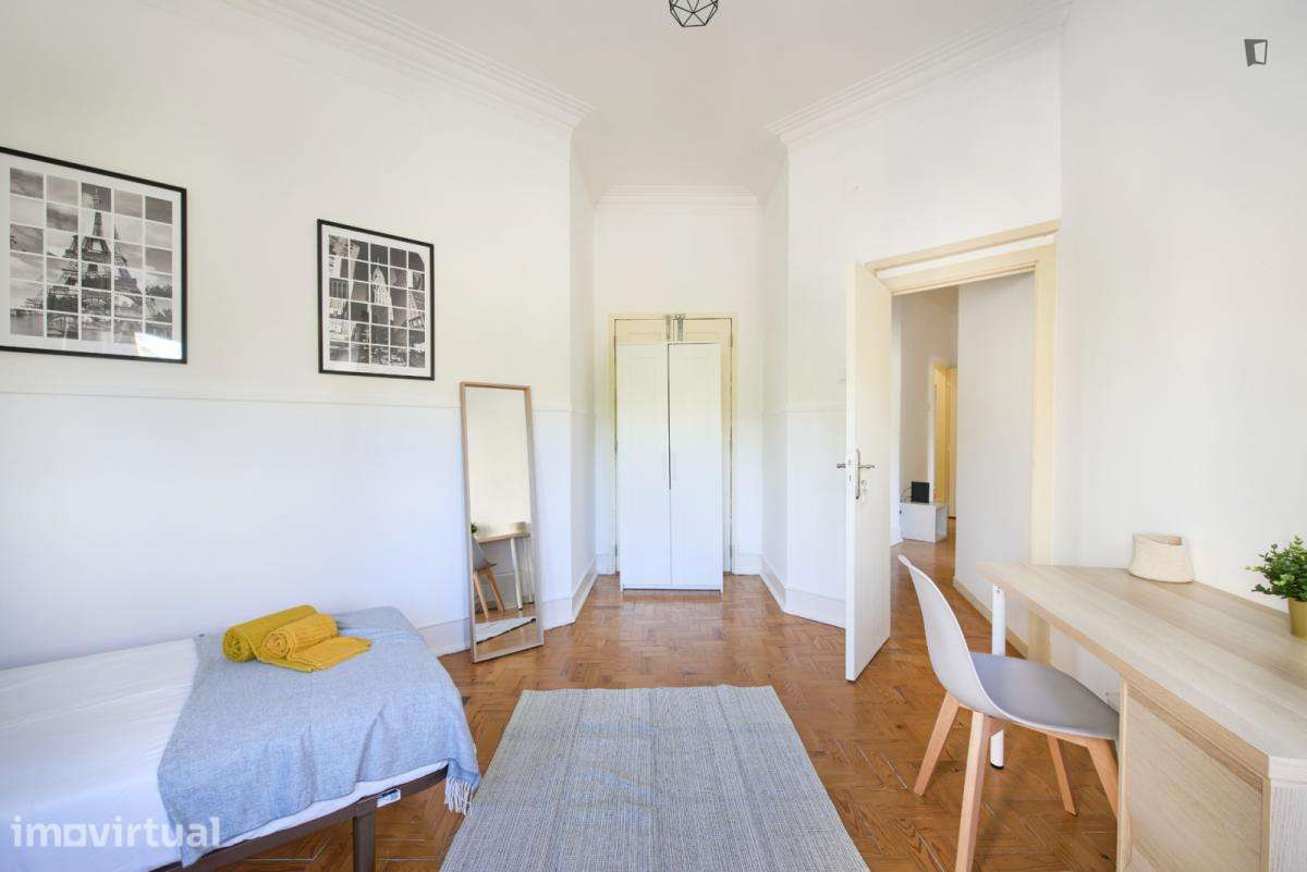 Quarto - localizado em Alameda Lisbon - Grande imagem: 4/52