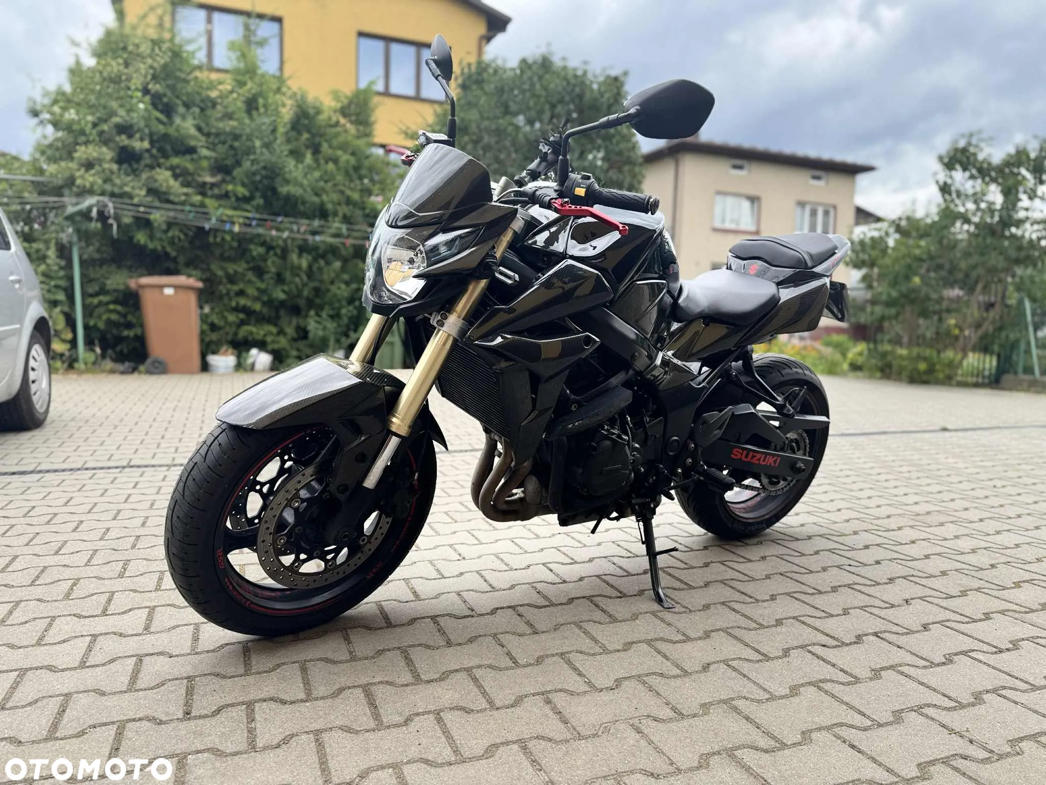 Suzuki GSR - 5