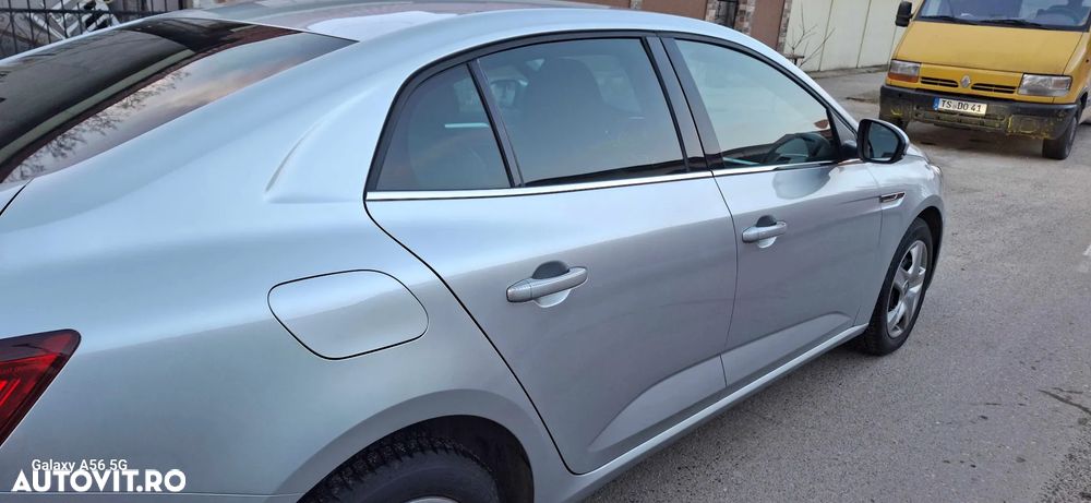 Renault Megane TCe 140 GPF EDC Techno - 11