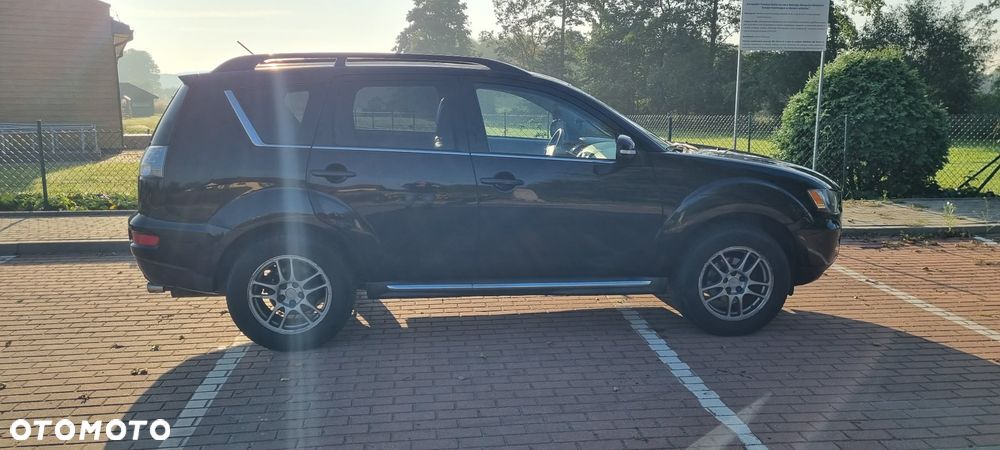 Mitsubishi Outlander - 3
