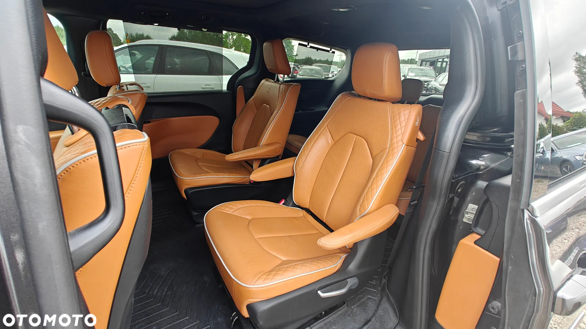 Chrysler Pacifica - 14