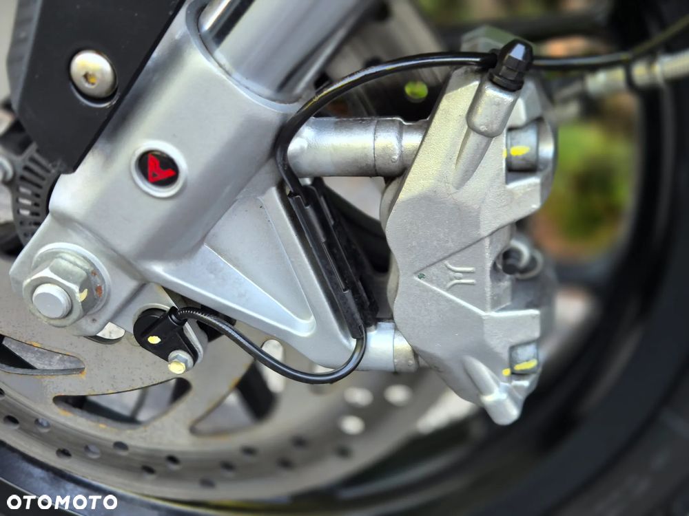 Aprilia Tuono - 25