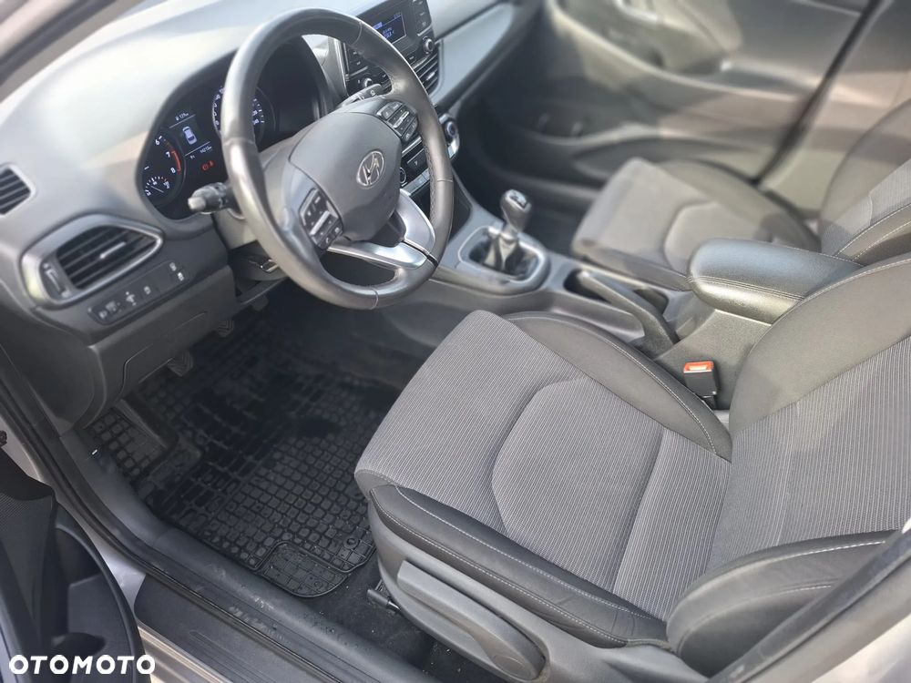 Hyundai i30 1.0 T-GDI Classic + - 25