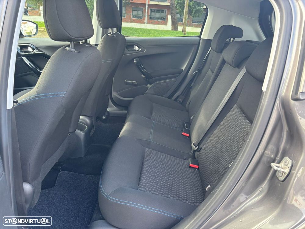 Peugeot 208 1.5 BlueHDi Signature - 44