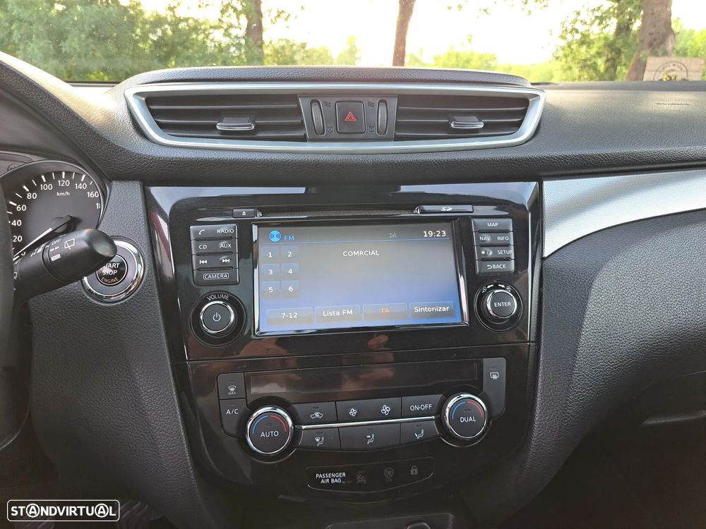 Nissan Qashqai 1.5 dCi N-Connecta 18 - 25