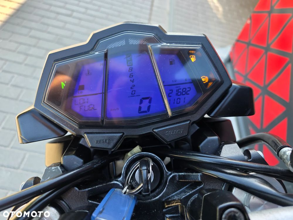Yamaha MT - 17