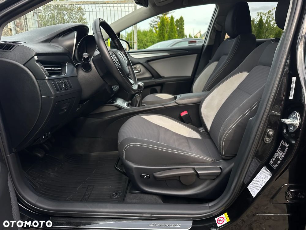 Toyota Avensis Touring Sports 1.8 Team Deutschland - 9