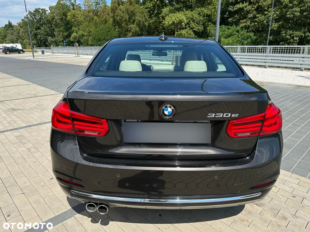 BMW Seria 3 330e iPerformance Luxury Line - 4