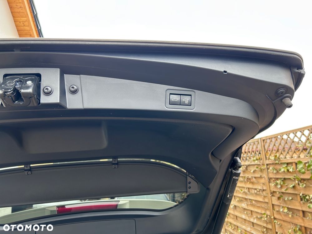 Toyota Corolla 2.0 Hybrid Style - 29