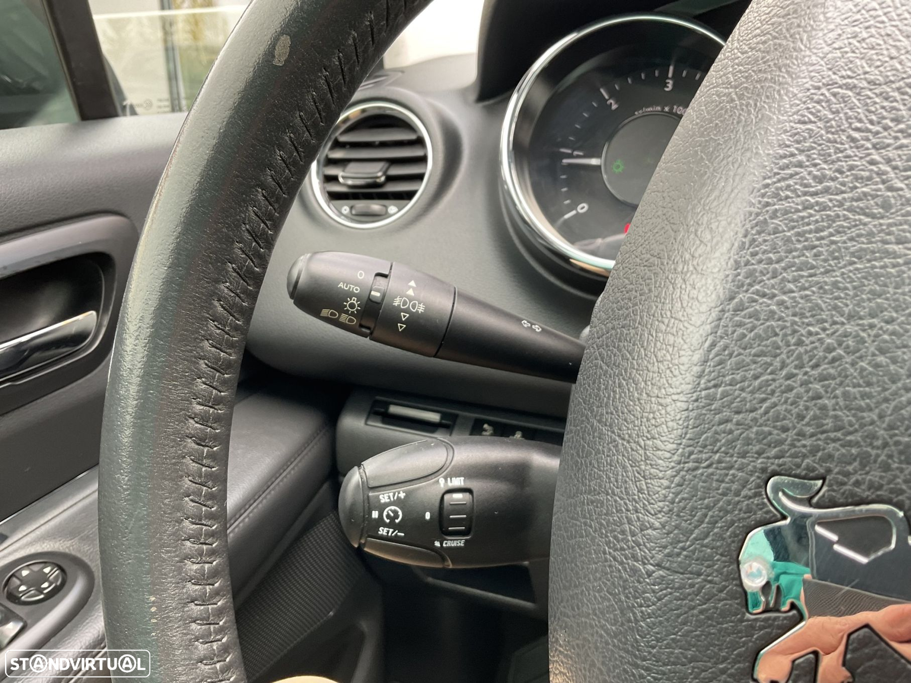 Peugeot 3008 1.6 HDi Executive - 31