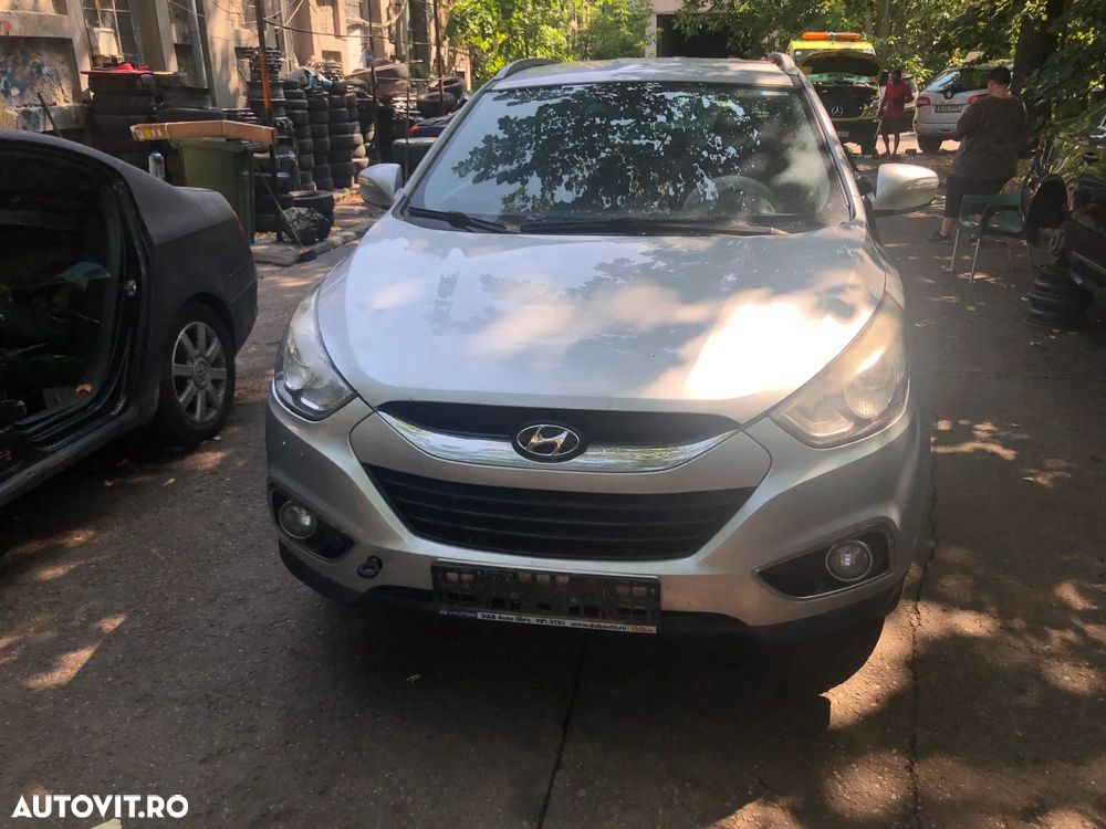 Dezmembrez Hyundai IX35 gri argintiu 2.0 CRDI 4WD 2012 - 9