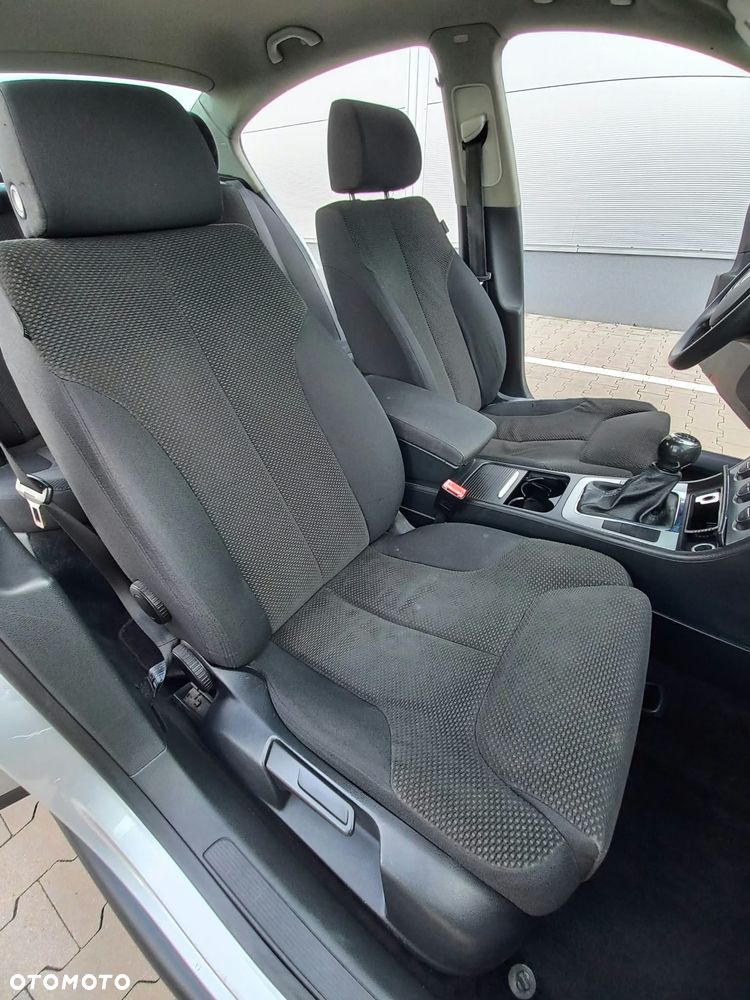 Volkswagen Passat - 24