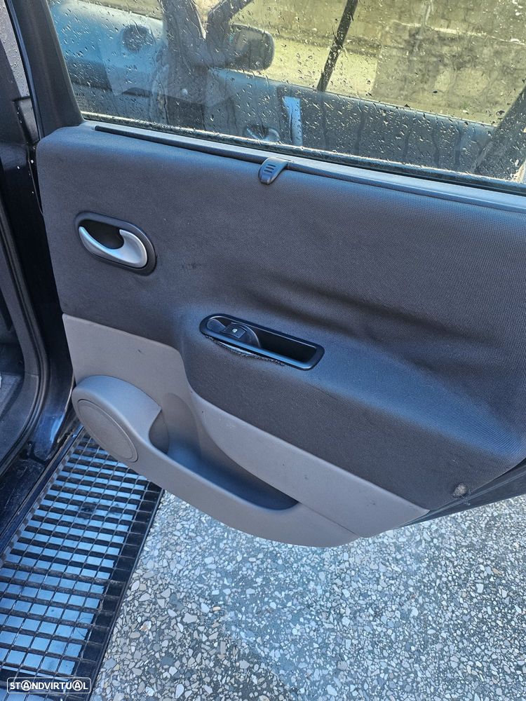 Renault Scénic 1.5 dCi Dynamique S - 20