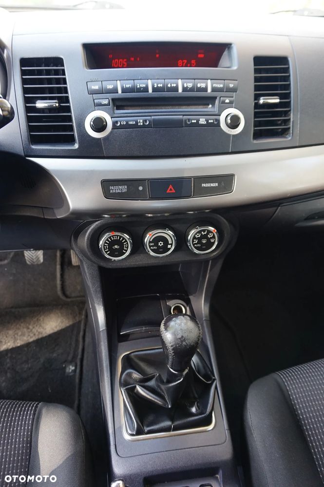 Mitsubishi Lancer - 31