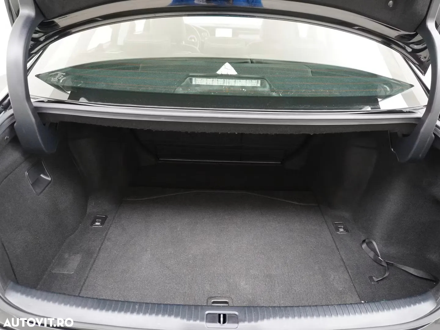 Lexus Seria IS 300h - 18