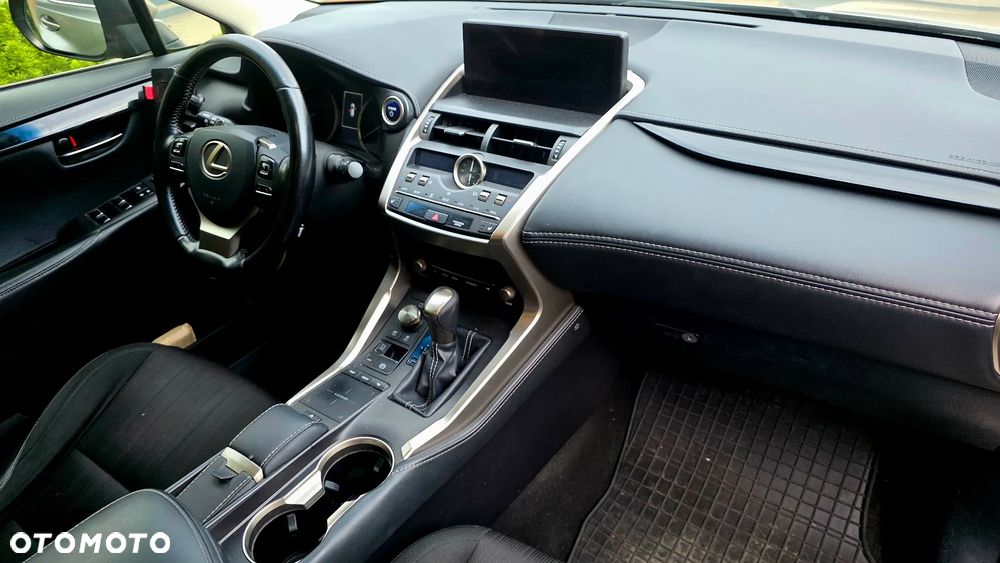 Lexus NX 300h Comfort AWD - 7