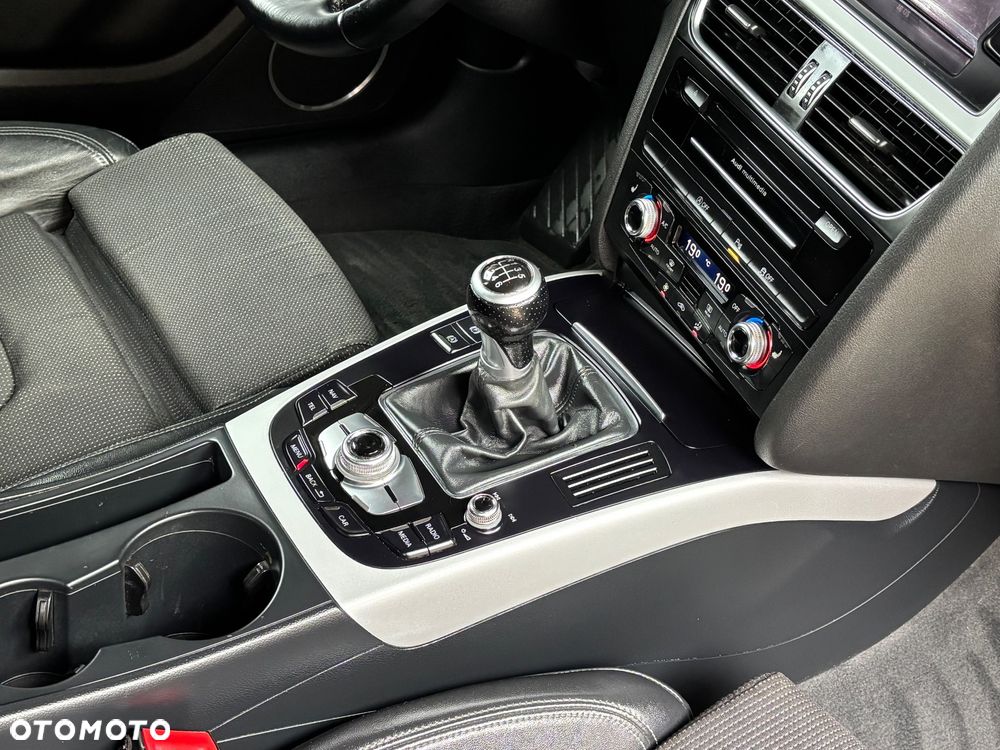 Audi A4 Avant 2.0 TDI DPF clean diesel quattro S line Sportpaket - 28