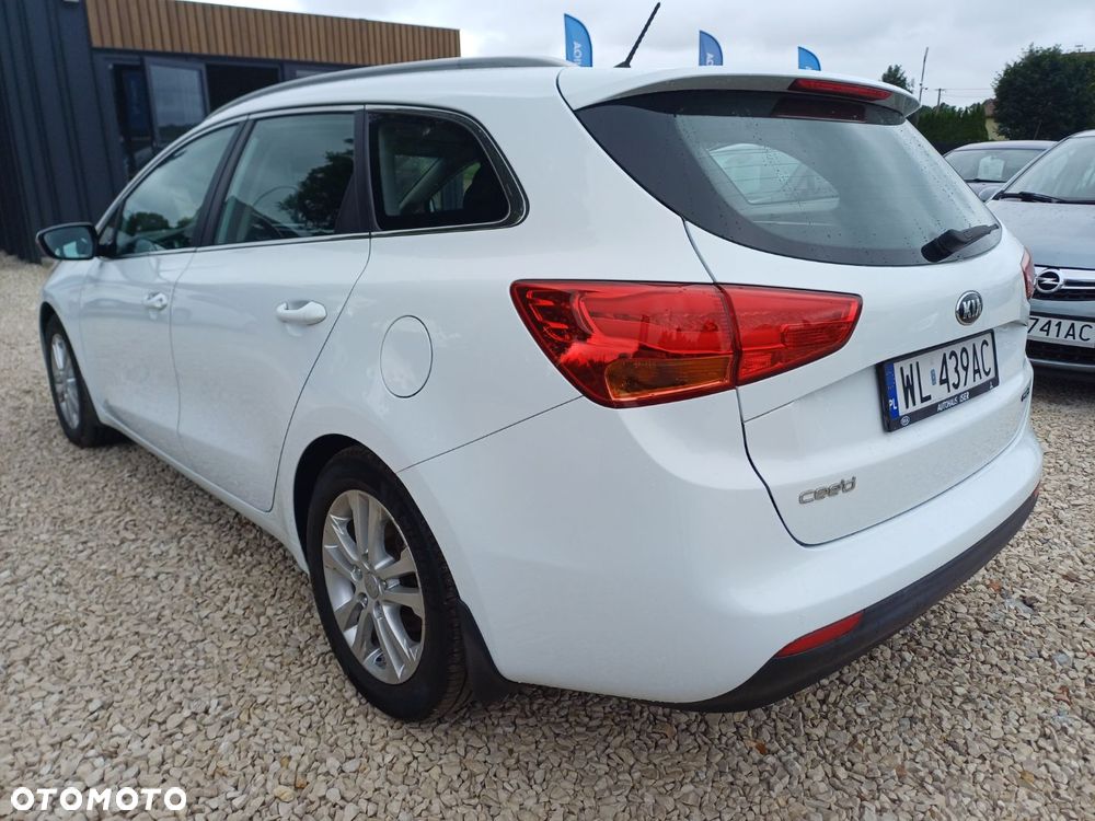 Kia Ceed 1.6 CRDi 128 Dream-Team Edition - 14