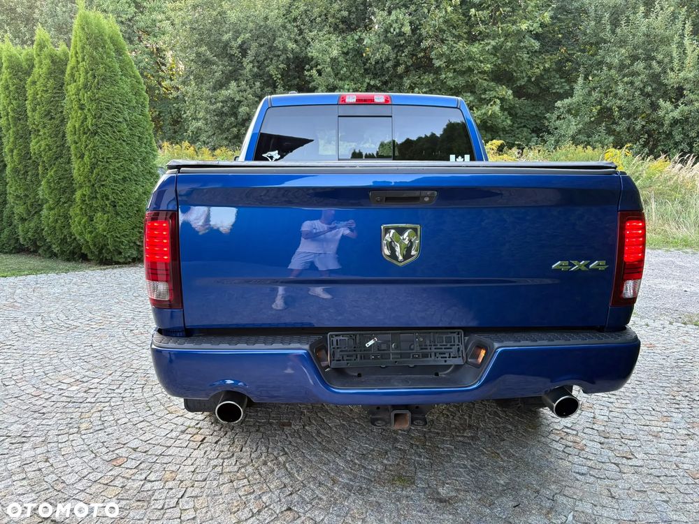 Dodge RAM - 8