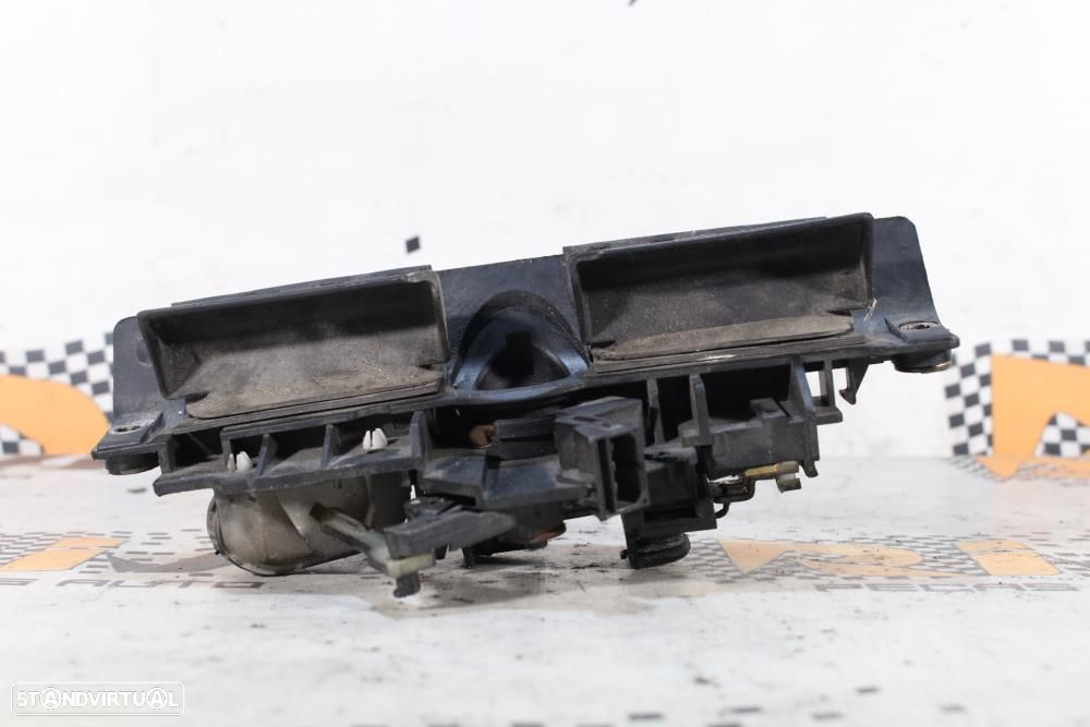 Puxador Da Tampa Da Mala Audi A3 (8L1)  8D9827565h / 4B0827565h / 8D98 - 7