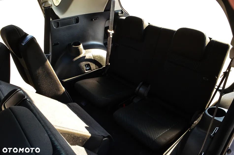 Toyota Verso 1.6 Premium 7os - 40