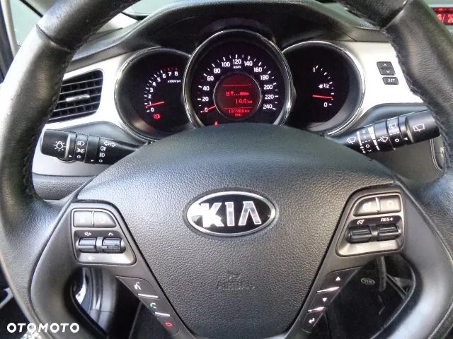 Kia Ceed 1.4 CVVT Dream Team Edition - 16