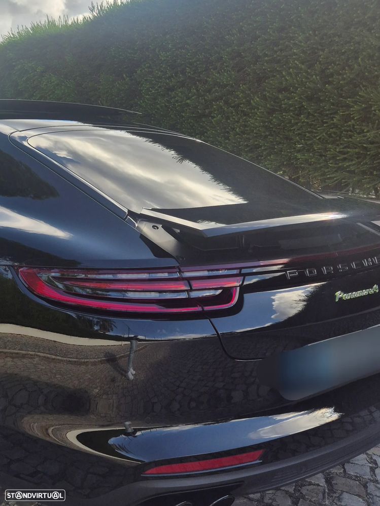 Porsche Panamera 4 E-Hybrid 10 Years Edition - 11