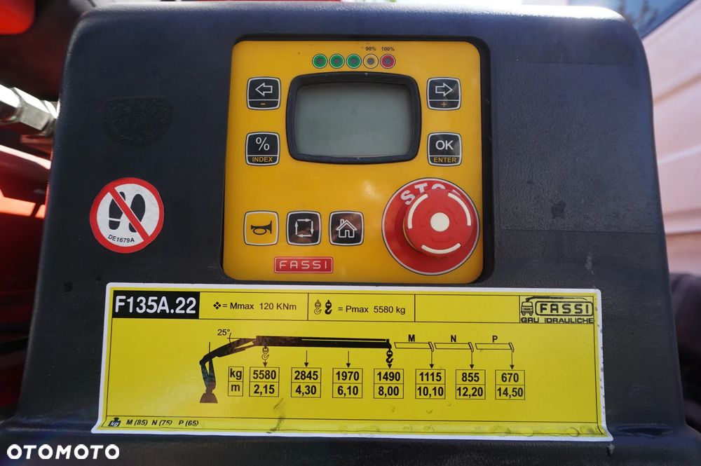 Renault C280 DTI 8 / HDS Fassi 5,6 t / Zasięg 8 m / Platforma 15 EPAL - 7