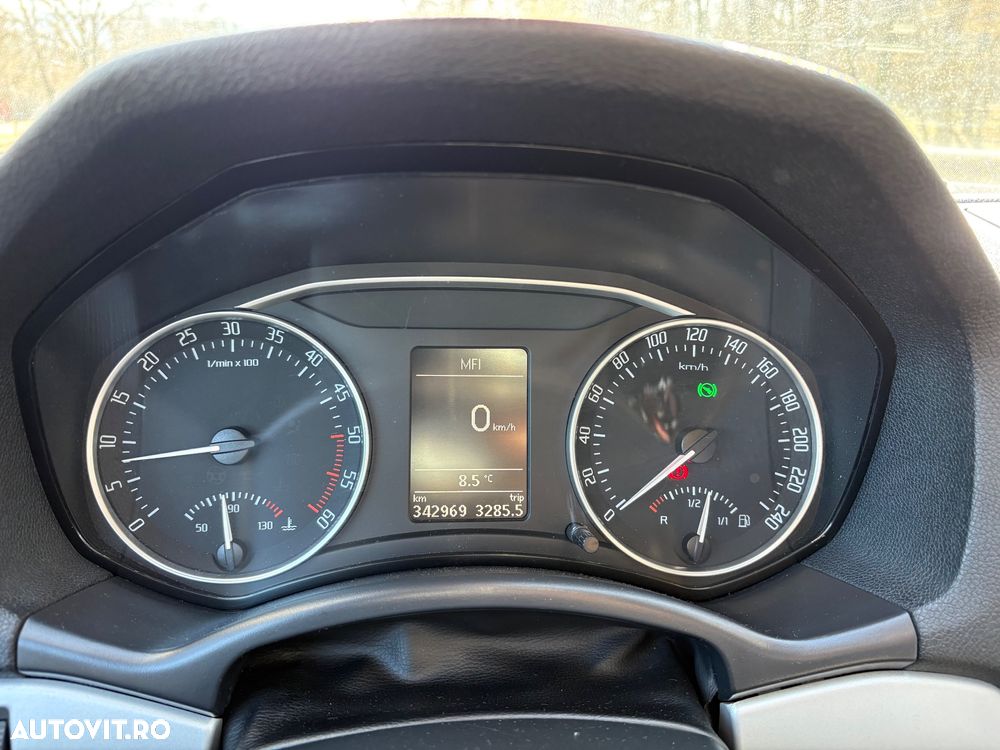 Skoda Octavia 2.0 TDI Ambiente DSG - 10