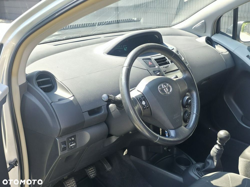 Toyota Yaris - 6