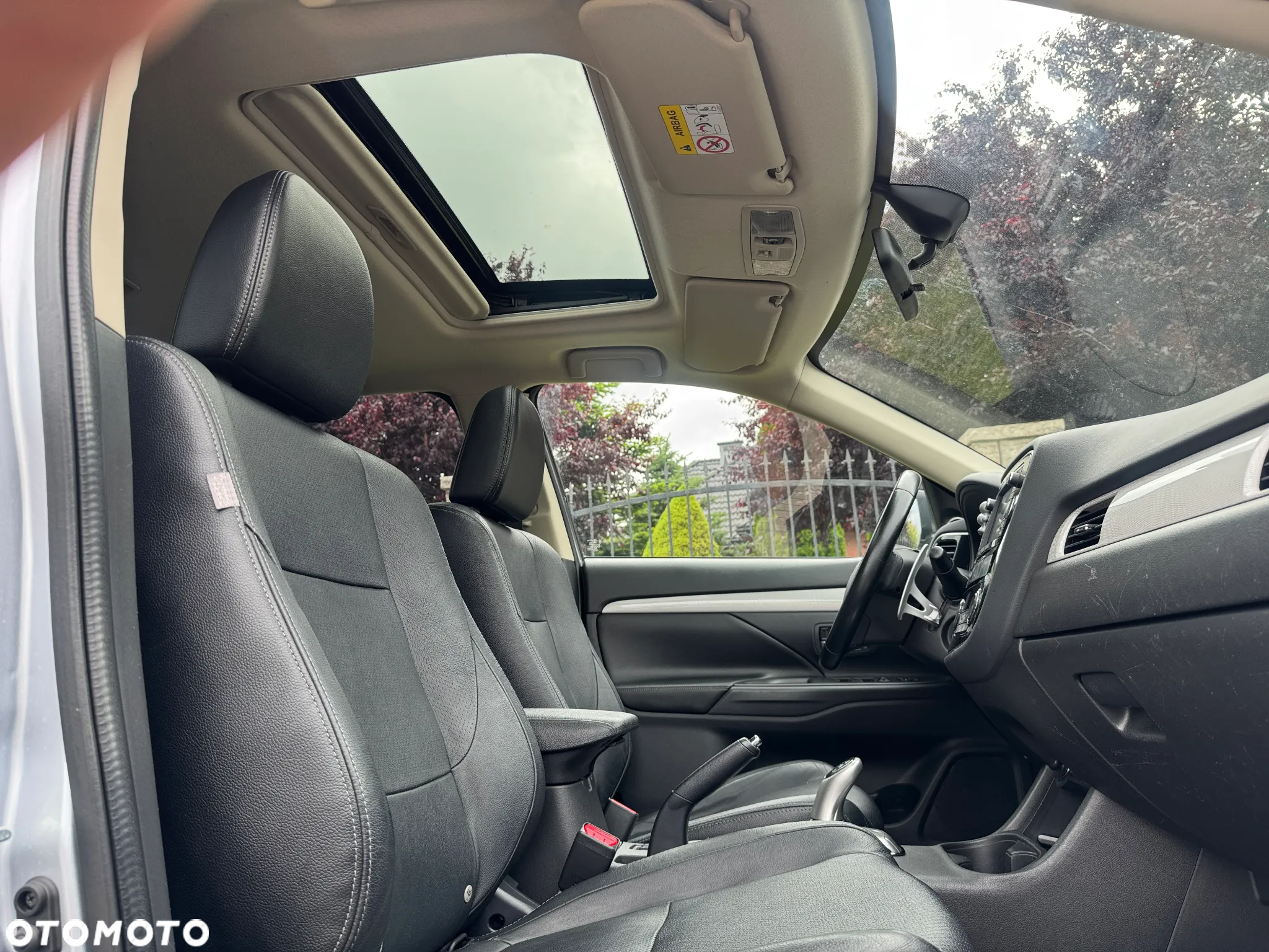 Mitsubishi Outlander PHEV Instyle NAVI + - 5