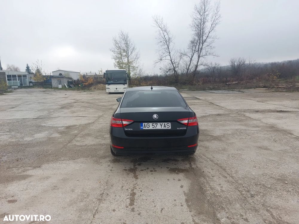 Skoda Superb 2.0 TDI DSG Active - 5
