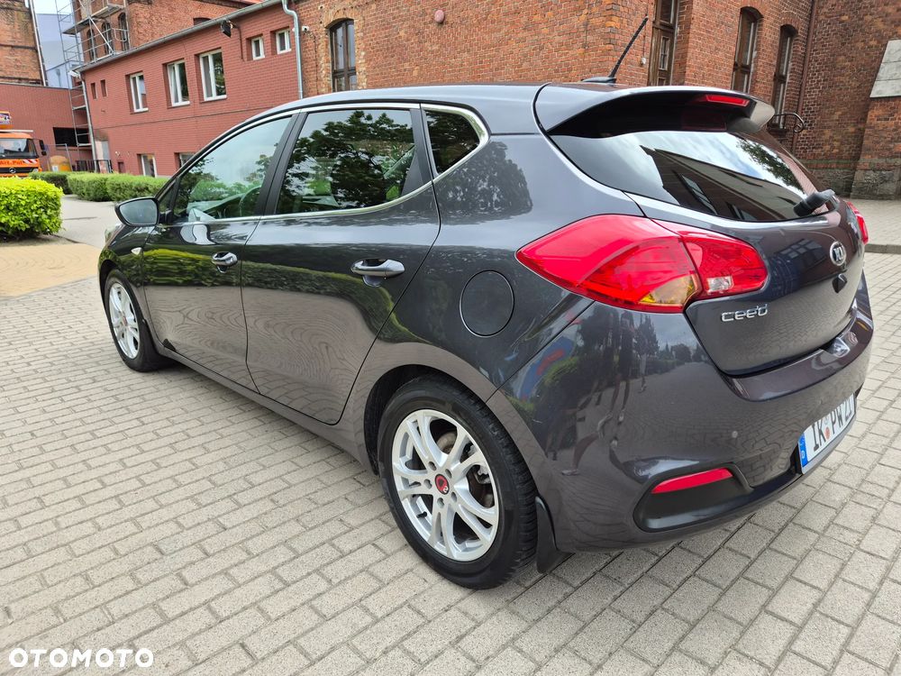Kia Ceed 1.6 CRDi 128 Platinum Edition - 2