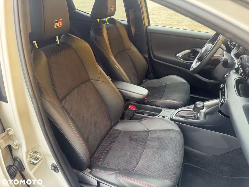 Toyota Yaris 130 1.5 VVT-i GR SPORT - 12