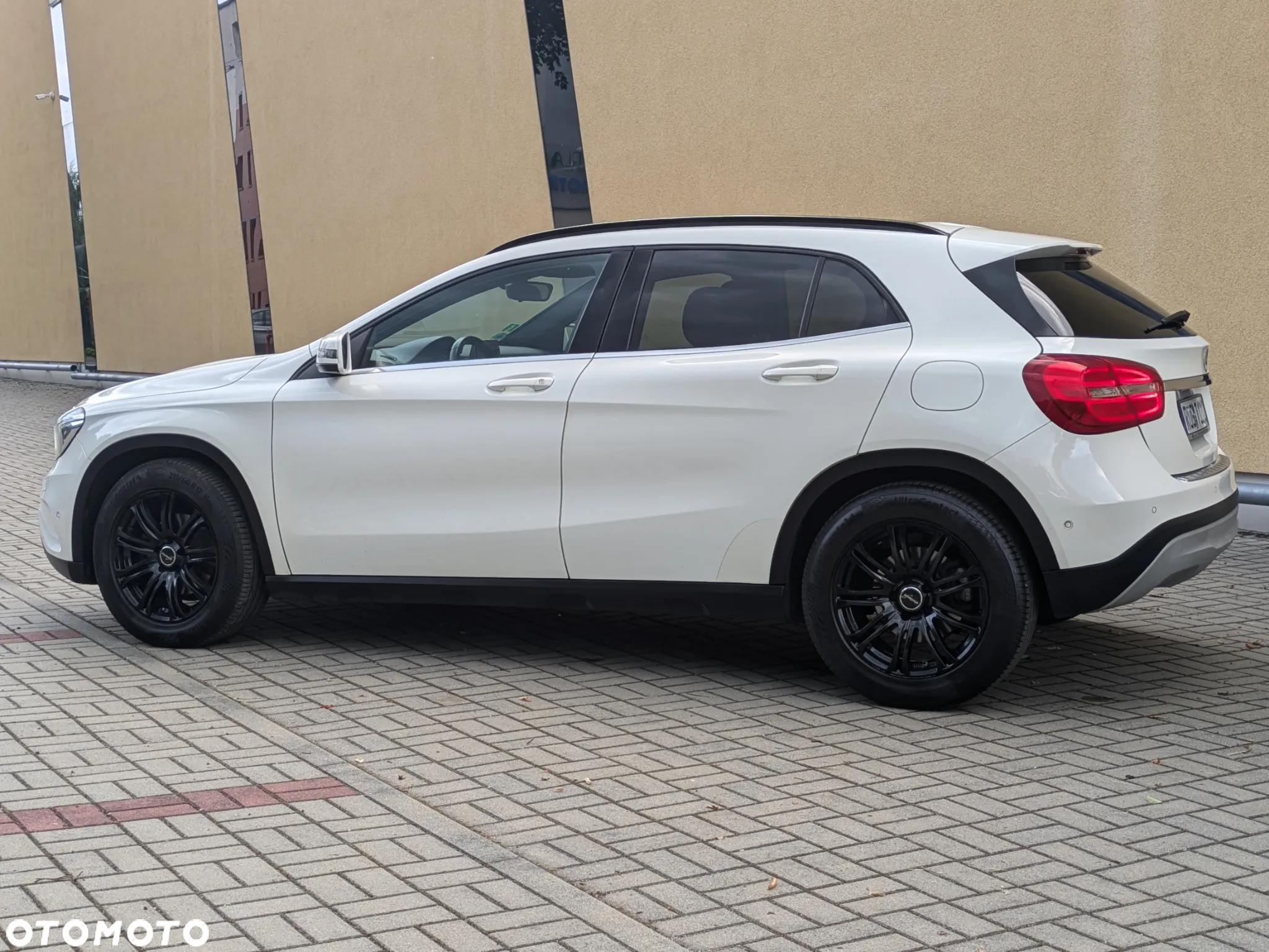 Mercedes-Benz GLA 200 UrbanStyle Edition - 11