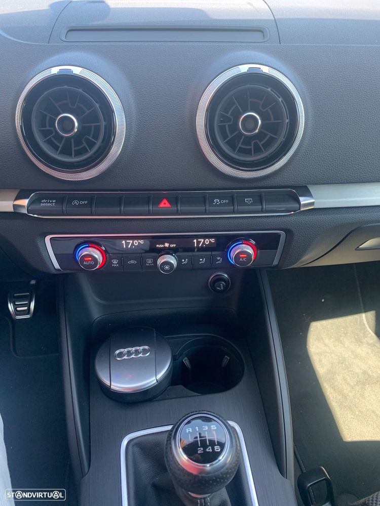 Audi A3 1.6 TDI S-line - 32