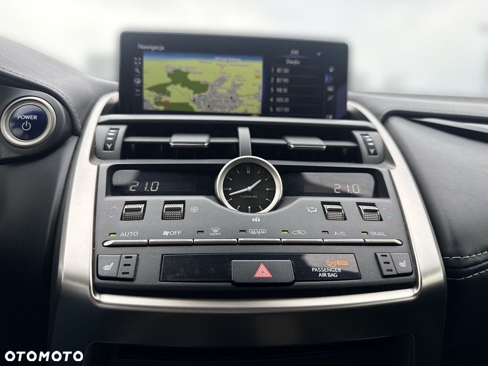 Lexus NX 300h Business Edition AWD - 20
