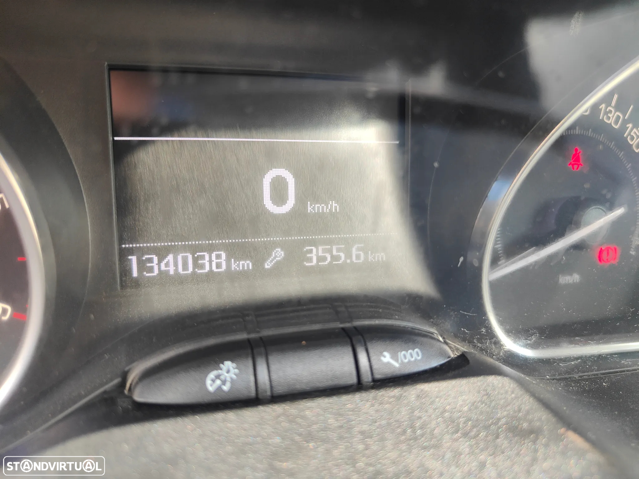 Peugeot 208 1.6 BlueHDi Allure - 14