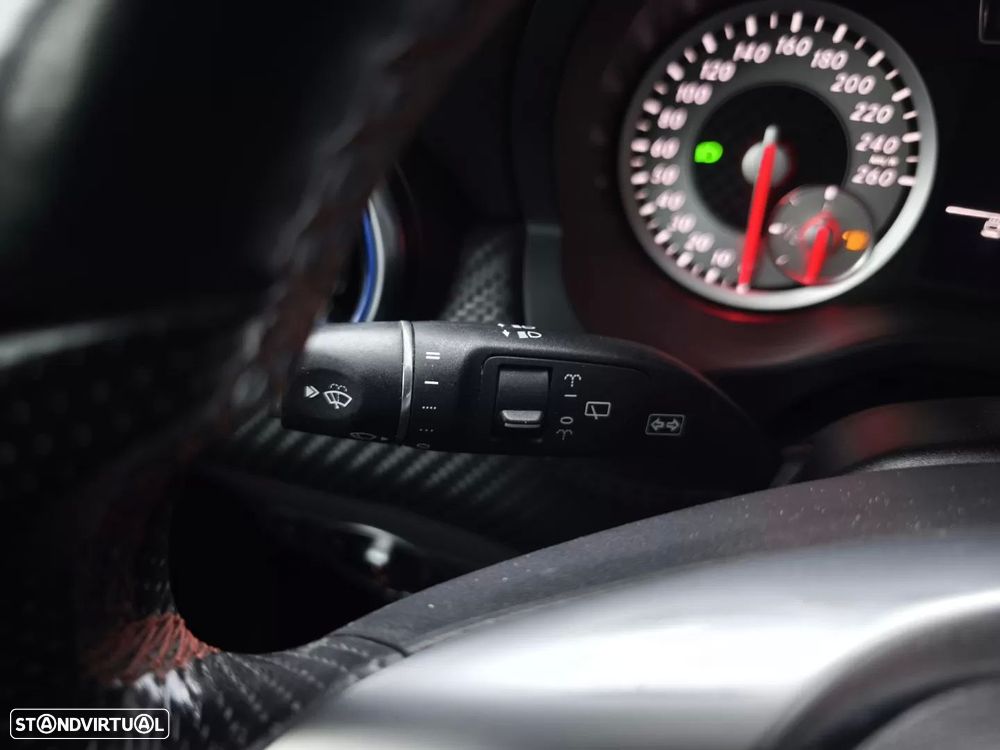 Mercedes-Benz A 180 d AMG Line - 26