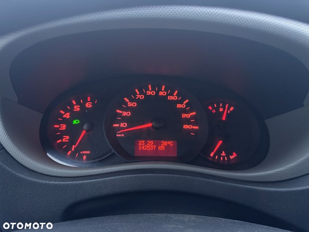 Nissan NV400 - 7