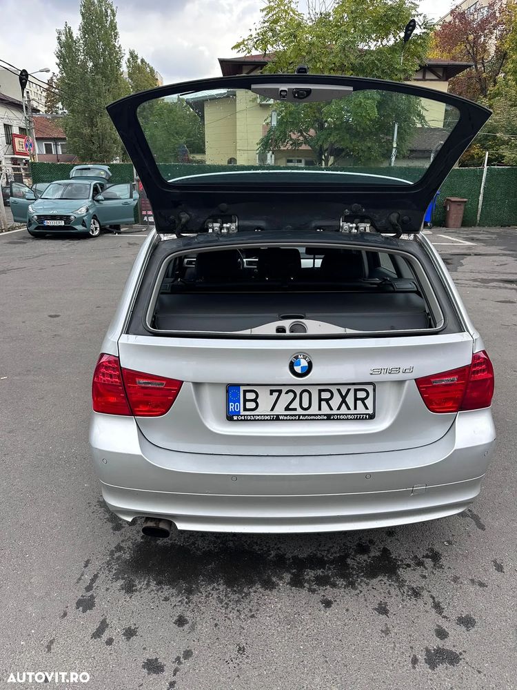 BMW Seria 3 318d DPF Touring - 6