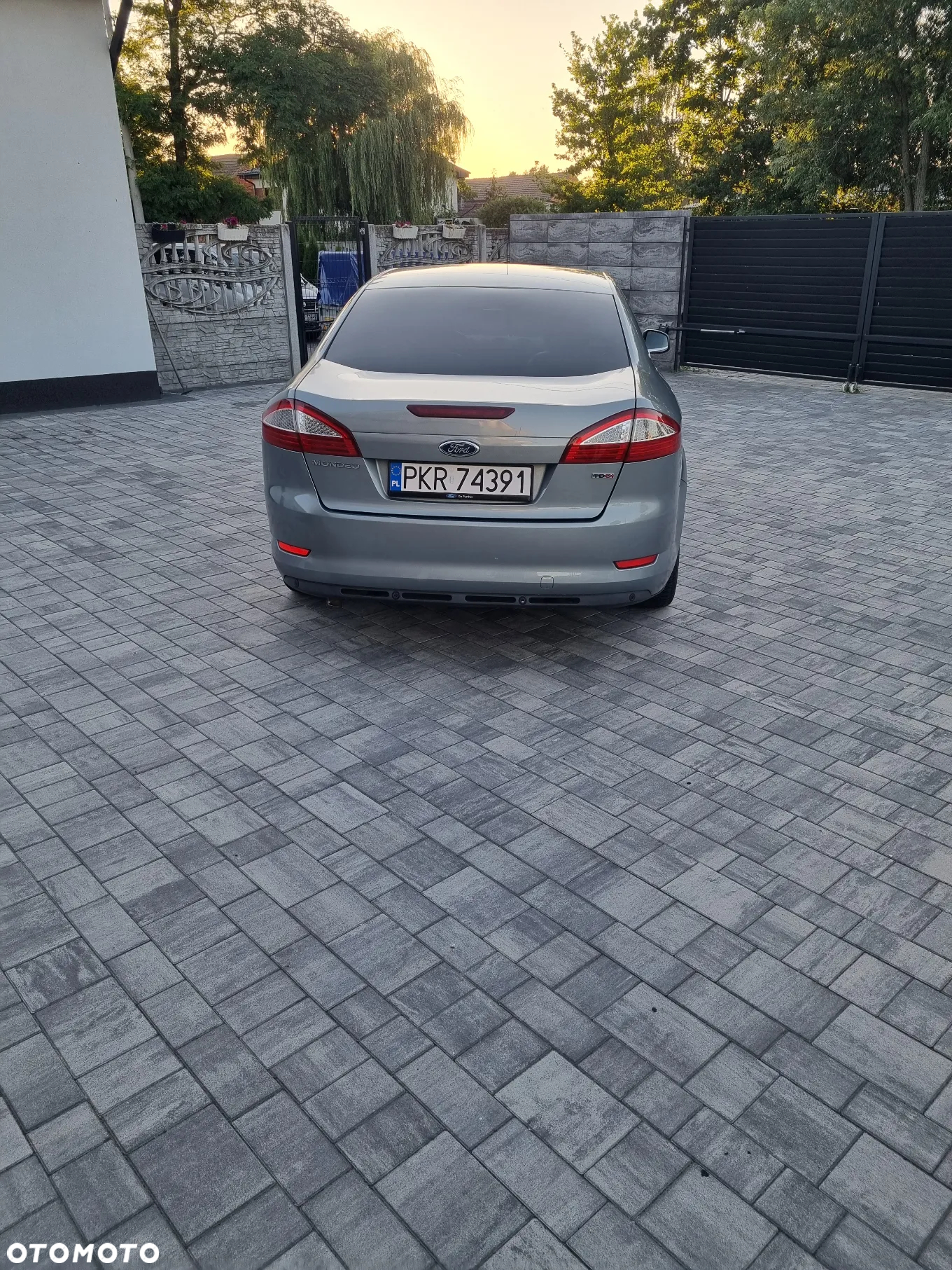 Ford Mondeo 2.0 TDCi Ghia X - 23
