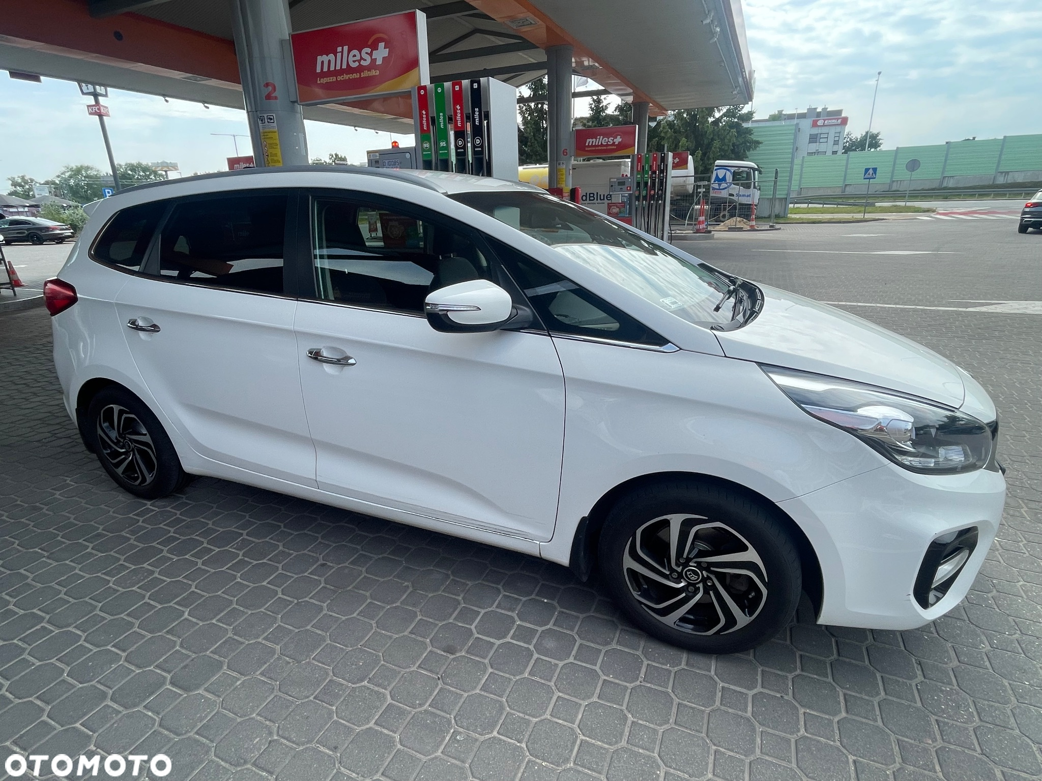 Kia Carens 1.6 GDI L - 2