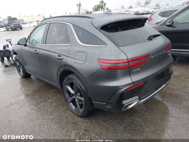Genesis GV70 - 3
