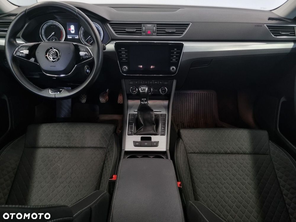 Skoda Superb 1.5 TSI Ambition - 11