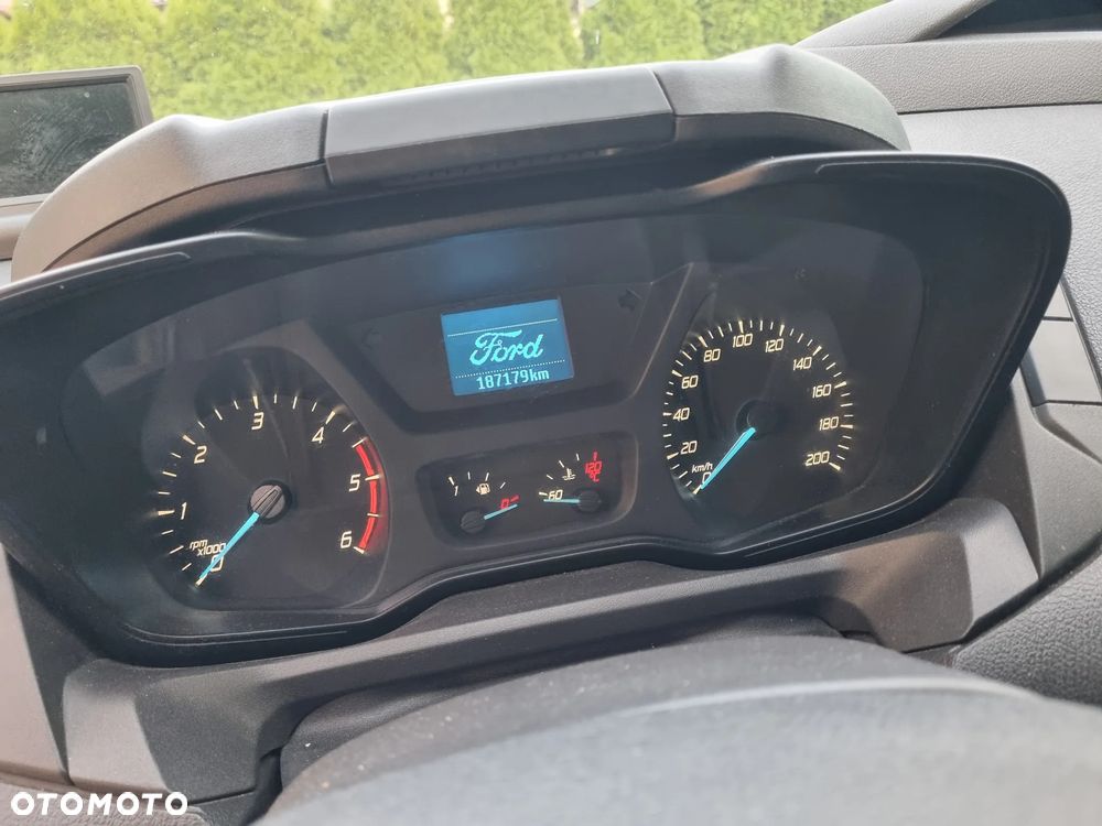 Ford TRANSIT CUSTOM - 17