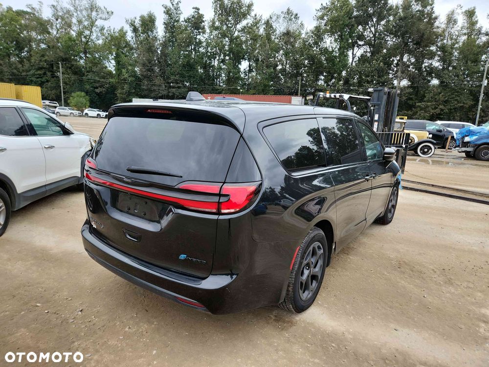 Chrysler Pacifica - 13