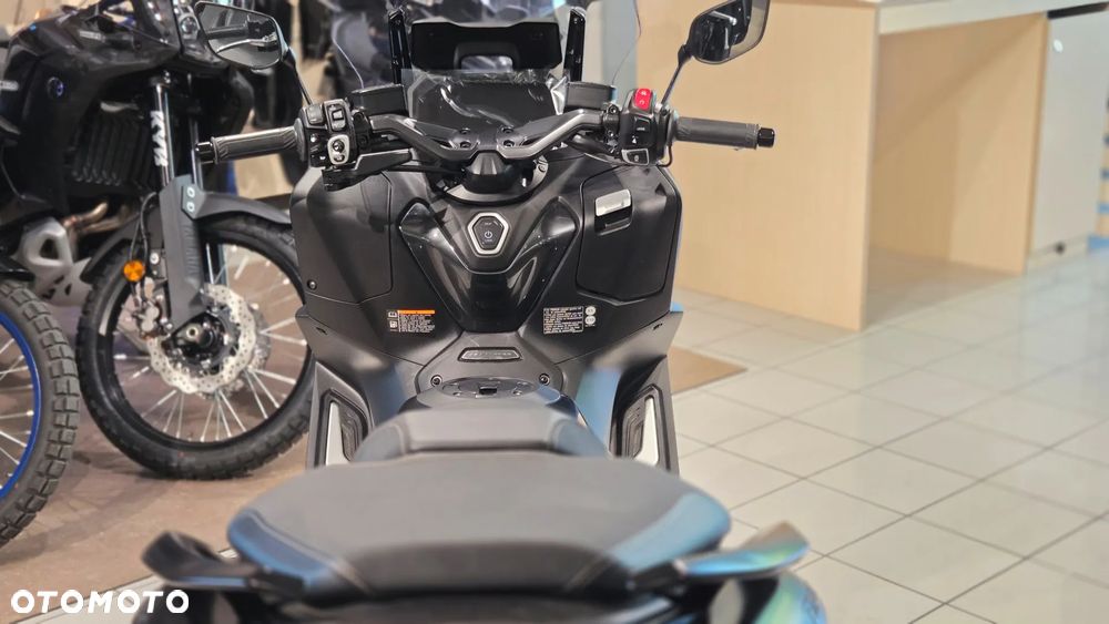Yamaha Tmax - 7