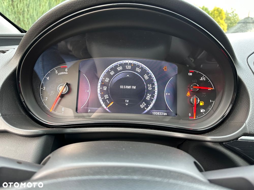 Opel Insignia - 18